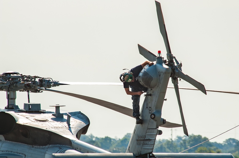 NAS Jacksonville Helicopters Evacuate to Maxwell