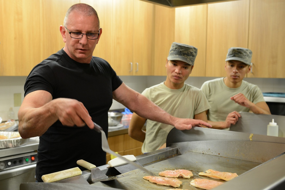 Celebrity Chef visits Malmstrom, mentors Airmen