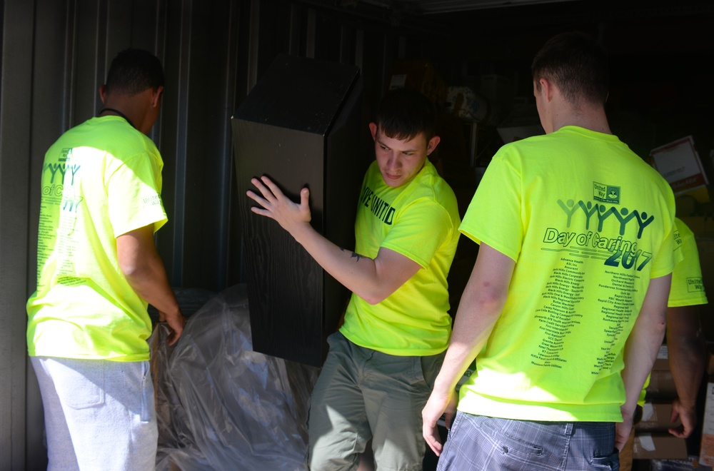 Airmen offer helping hand during the United Way Day of Caring