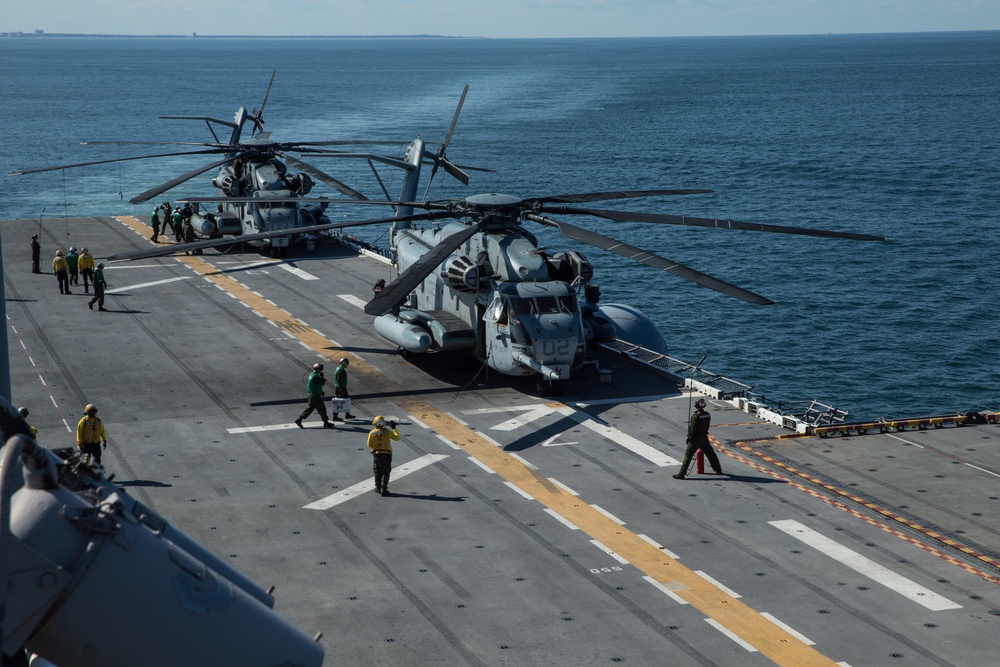 HMH-461 lands aboard USS Iwo Jima (LHD 7) in support of 26th MEU, DSCA