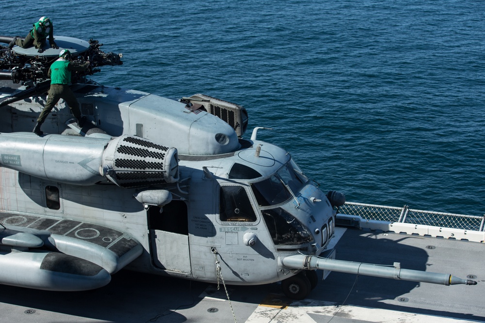 HMH-461 lands aboard USS Iwo Jima (LHD 7) in support of 26th MEU, DSCA