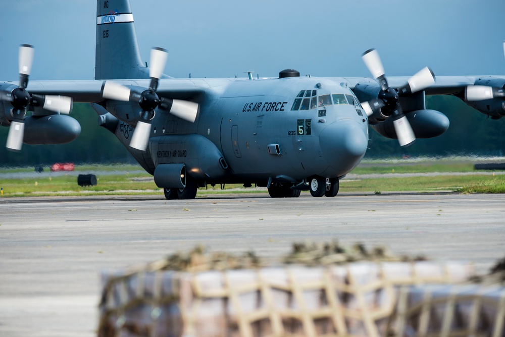 Kentucky, Missouri Airmen transfer Florida National Guard MREs to Hurricane Irma responders
