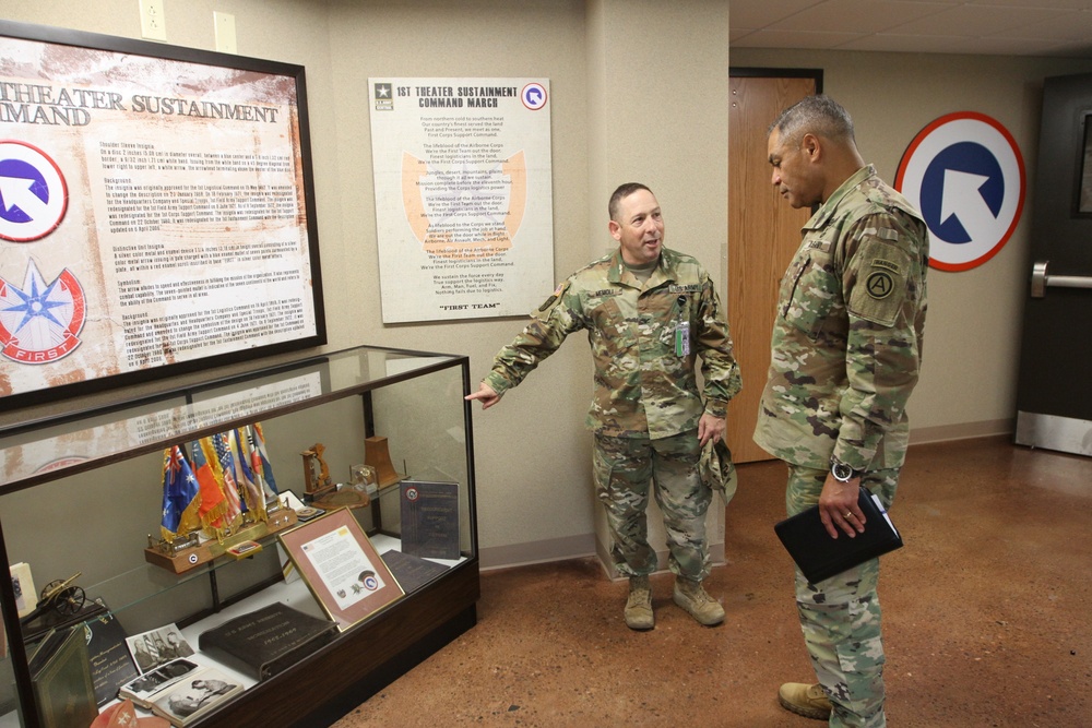 LTG Garrett pays a visit to 1st TSC