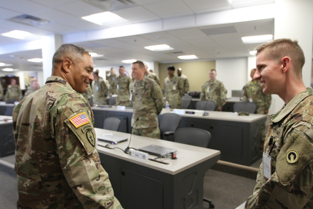 LTG Garrett pays a visit to 1st TSC