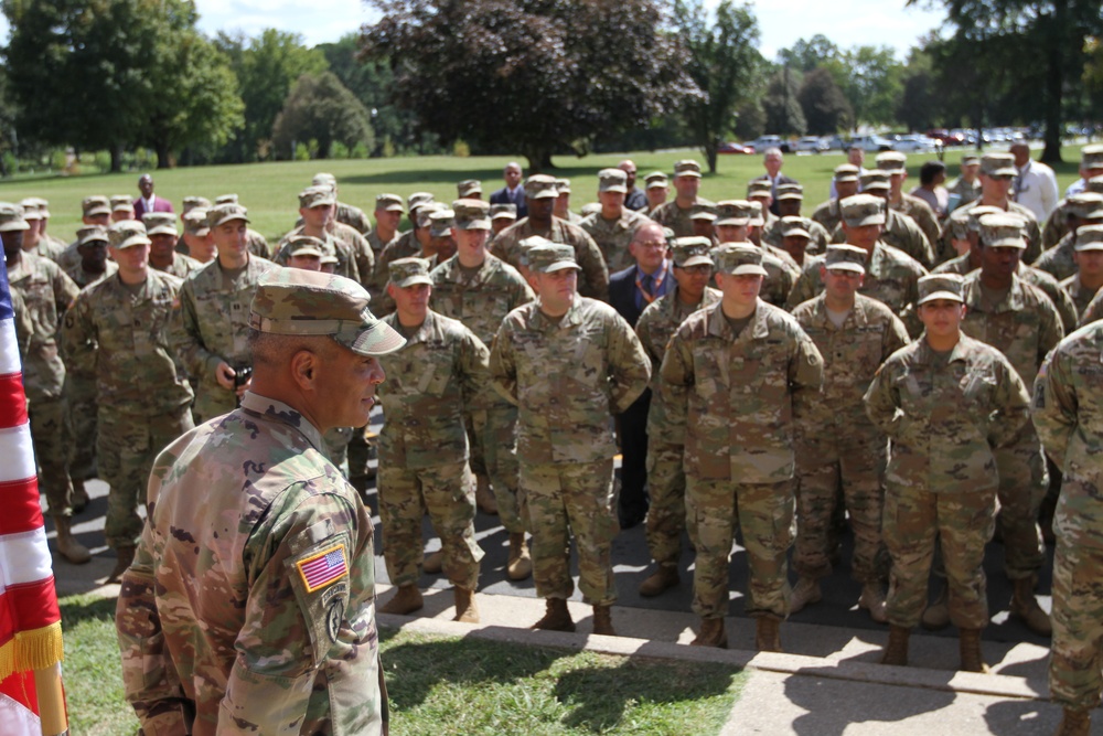 LTG Garrett pays a visit to 1st TSC