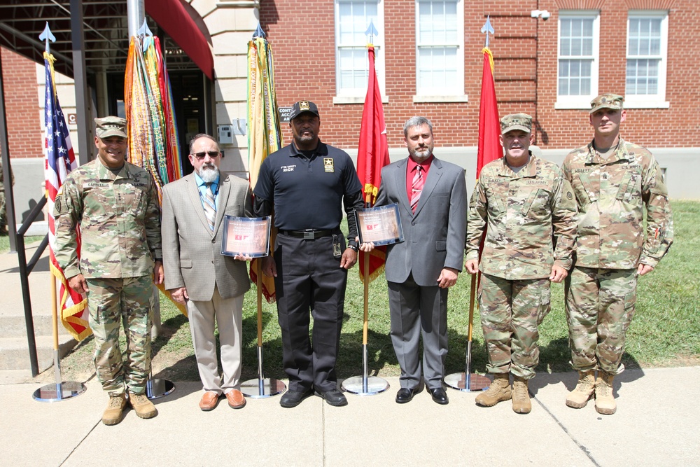 LTG Garrett pays a visit to 1st TSC