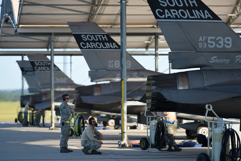 SCANG F-16s relocate prior to Hurricane Irma