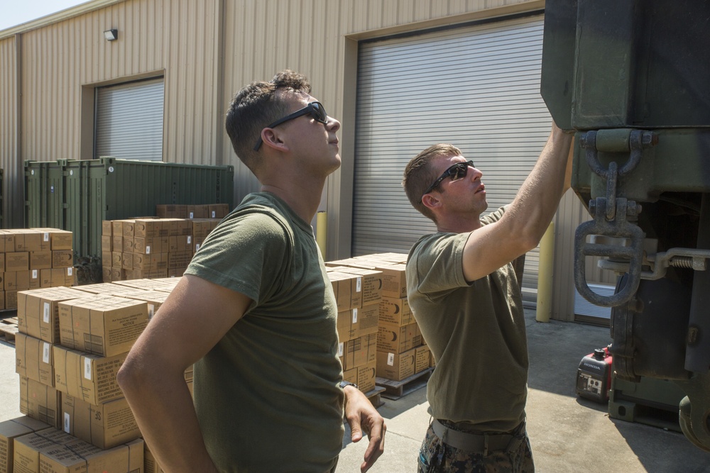 Marine Corps Reserve Units prepare for Hurricane Irma