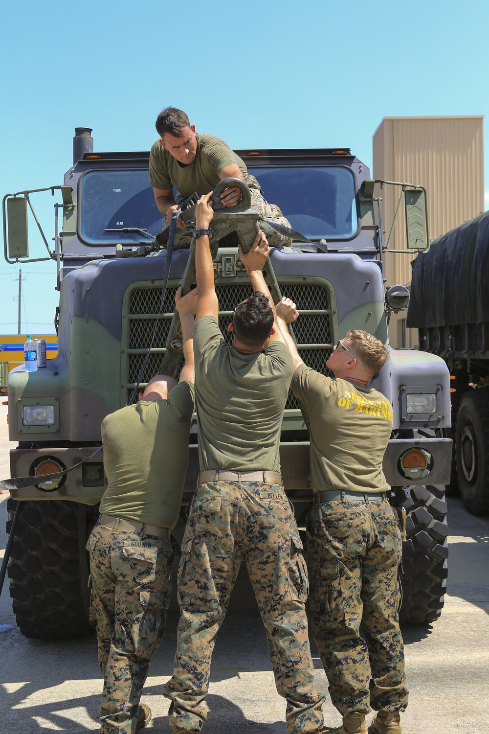 Marine Corps Reserve Units prepare for Hurricane Irma