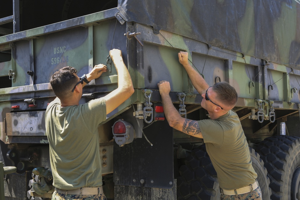 Marine Corps Reserve Units prepare for Hurricane Irma