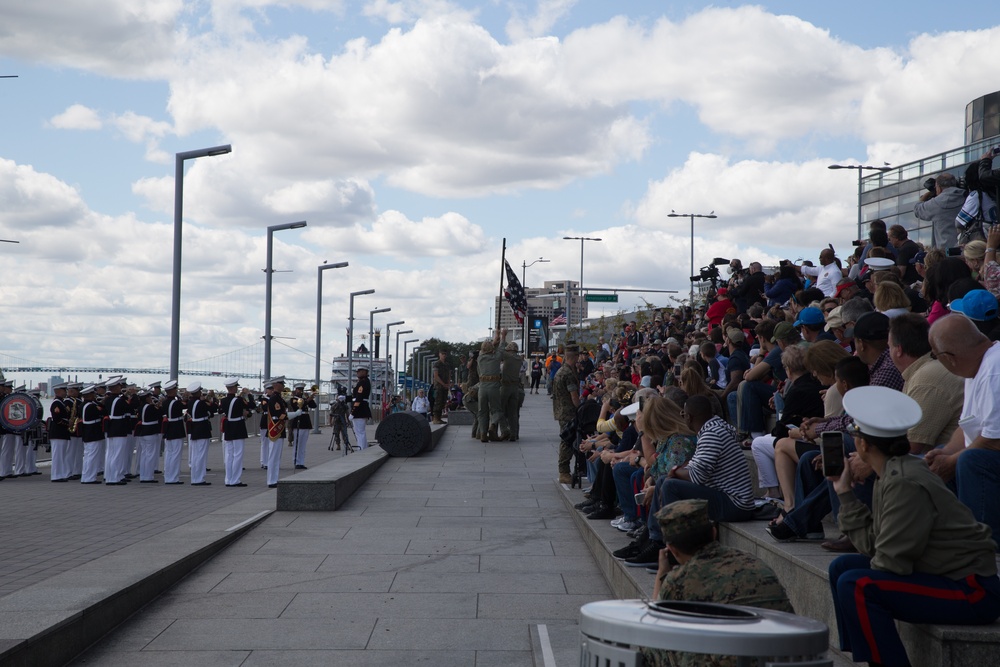 Detroit locals watch the MAGTF demonstration