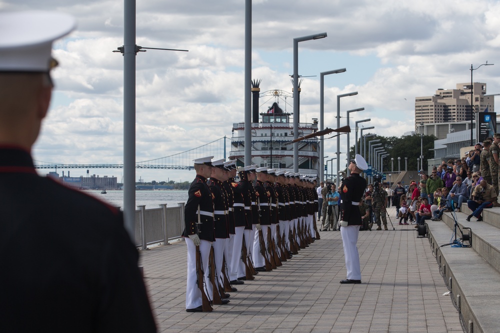 Detroit locals watch the MAGTF demonstration