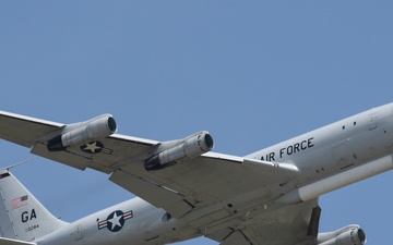 E-8Cs evacuate to Tinker Air Force Base to escape Hurricane Irma's path