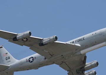 E-8Cs evacuate to Tinker Air Force Base to escape Hurricane Irma's path