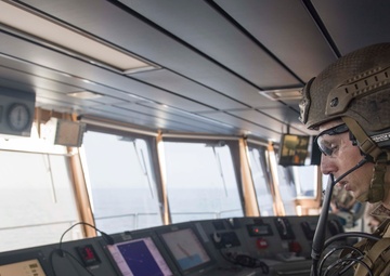 15th MEU Marines assigned to USS Pearl Harbor perform VBSS aboard USS Lewis B. Puller