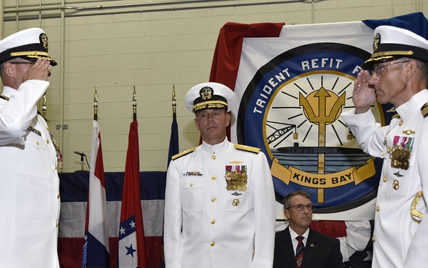 Trident Refit Facility Holds Change of Command