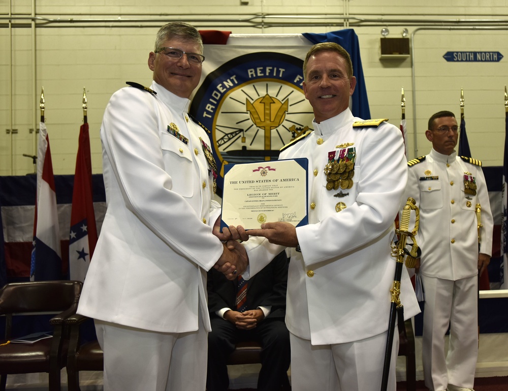 Trident Refit Facility Holds Change of Command and Retirement