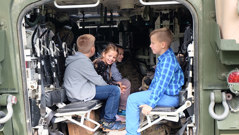 Battle Group Poland displays equipment in Sejny