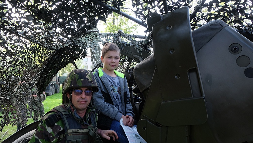 Battle Group Poland displays equipment in Sejny