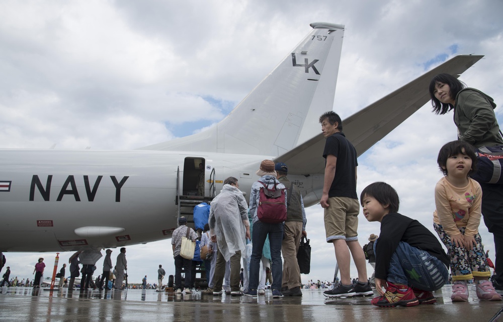 Lining up for aircraft fun