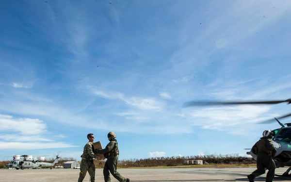 26th MEU delivers food for victims of Hurricane Irma in the U.S. Virgin Islands