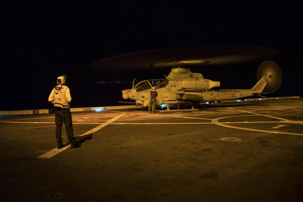 USS San Diego (LPD 22) Night Flight Operations