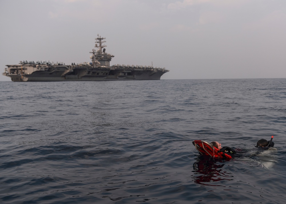 Nimitz Supports Operation Inherent Resolve