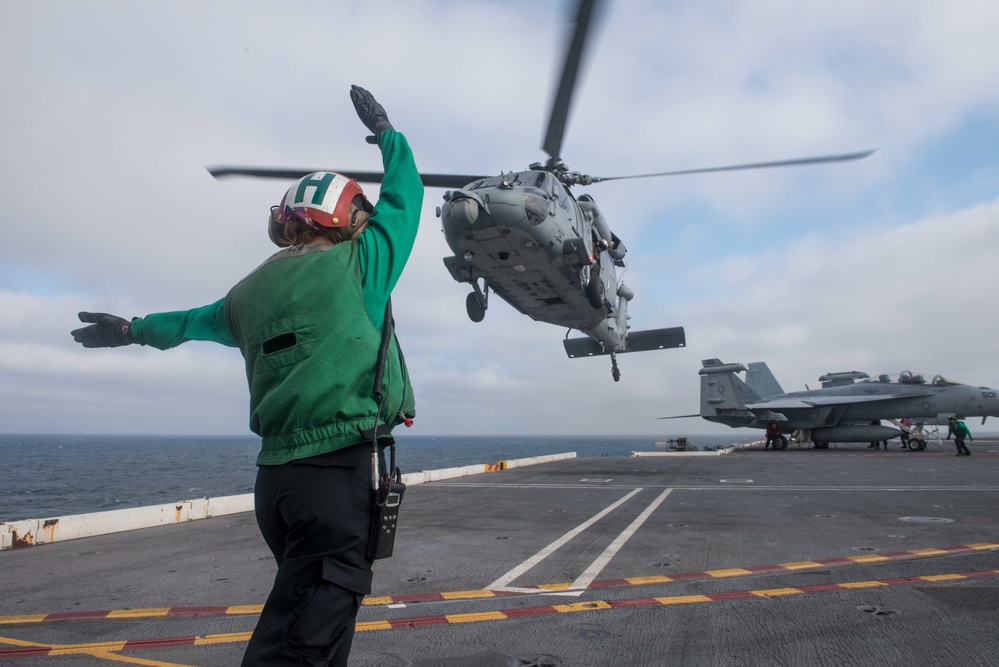 Stennis Conducts Carrier Qualifications