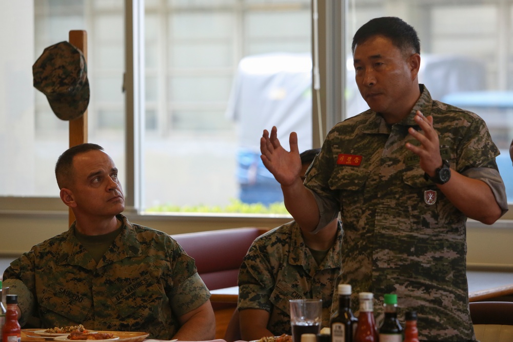 ROK Marine Corps sergeant major visits Camp Hansen