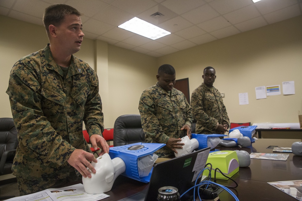 3rd Force Reconnaissance Company hold CPR qualification course
