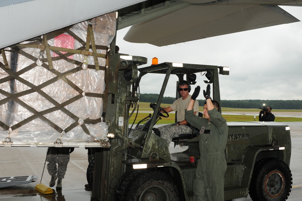 172d Airlift Wing Provides Hurricane Irma Relief