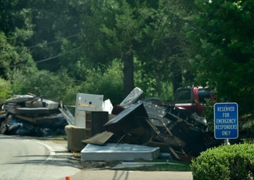 Arkansas Guardsmen Conduct Damage Assessment