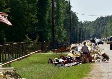 Arkansas Guardsmen Conduct Damage Assessment