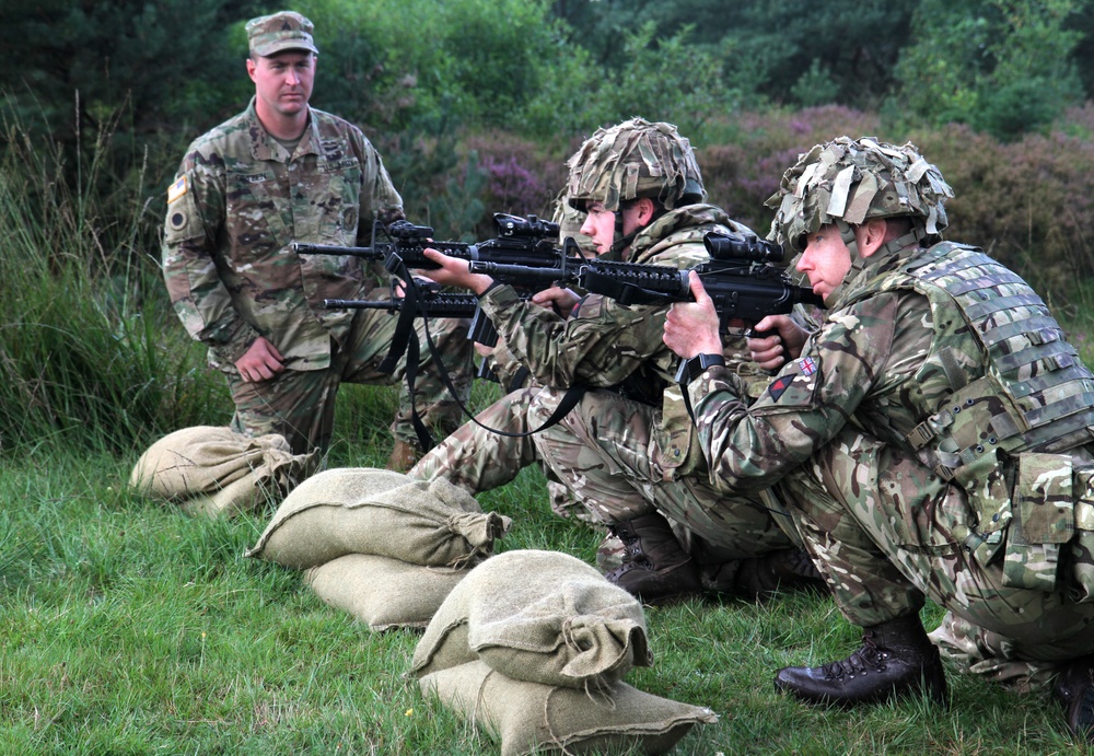 Soldiers of the Michigan Army National Guard’s 1-125th Infantry Regiment train their RWxY Counterparts on the Usage of the M4 Rifle