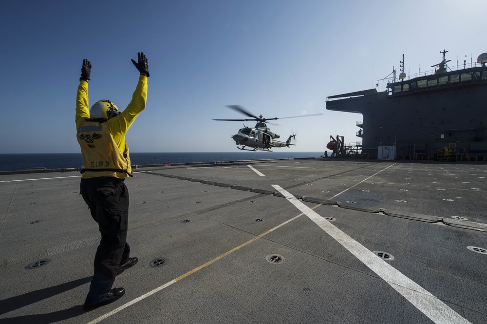 First Cobra helicopter lands on USS Puller