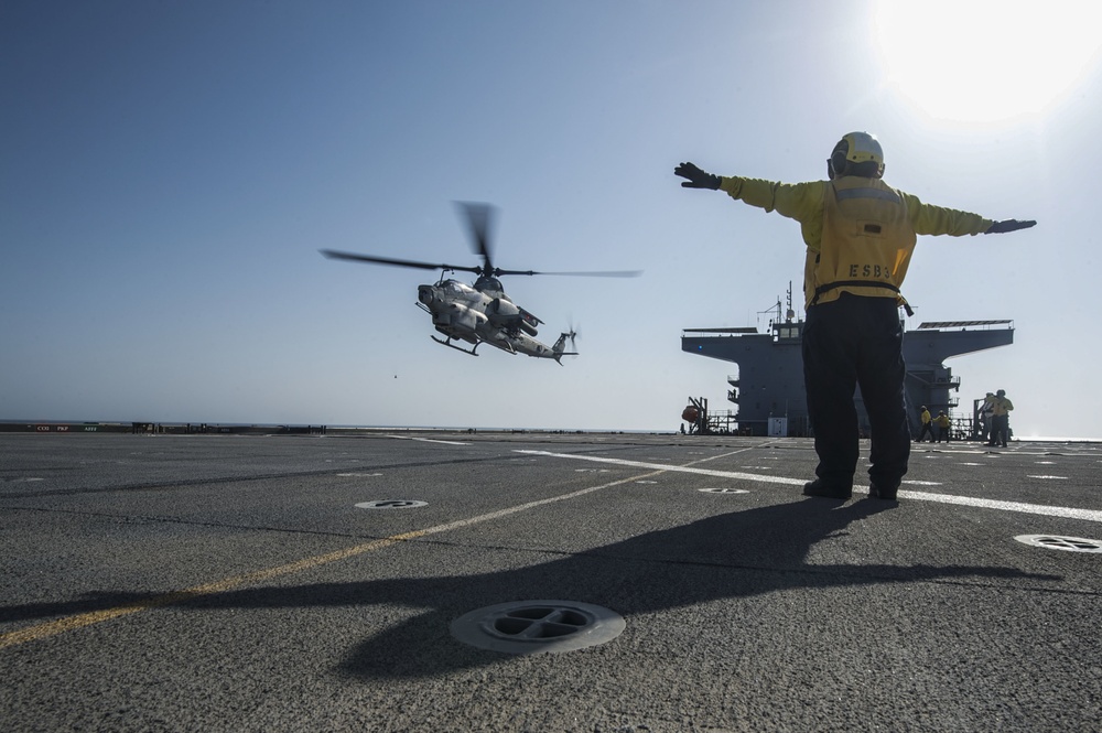 First Cobra helicopter lands on USS Puller