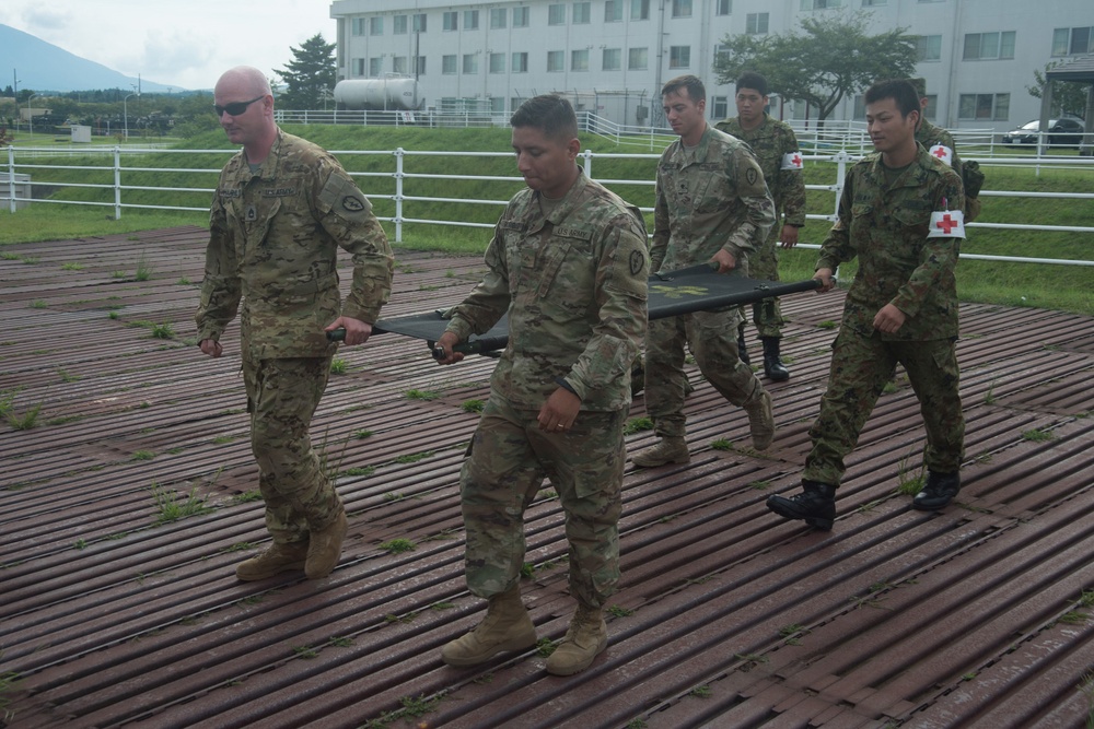 U.S. and Japanese Ground Self-Defense Force participate in joint training