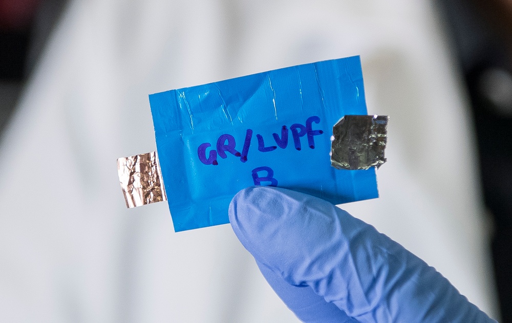 Army, UMD researchers develop water-based lithium-ion batteries that don't explode