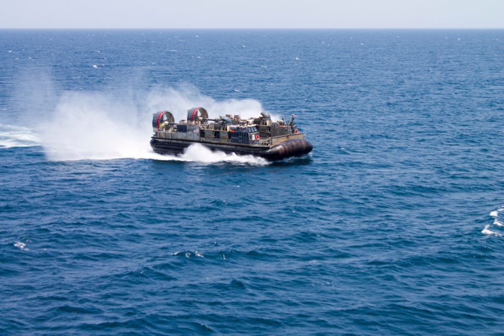 USS Pearl Harbor launches LCAC during Alligator Dagger