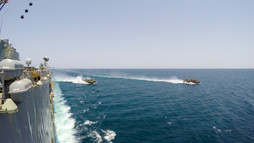 USS Pearl Harbor launches LCAC during Alligator Dagger