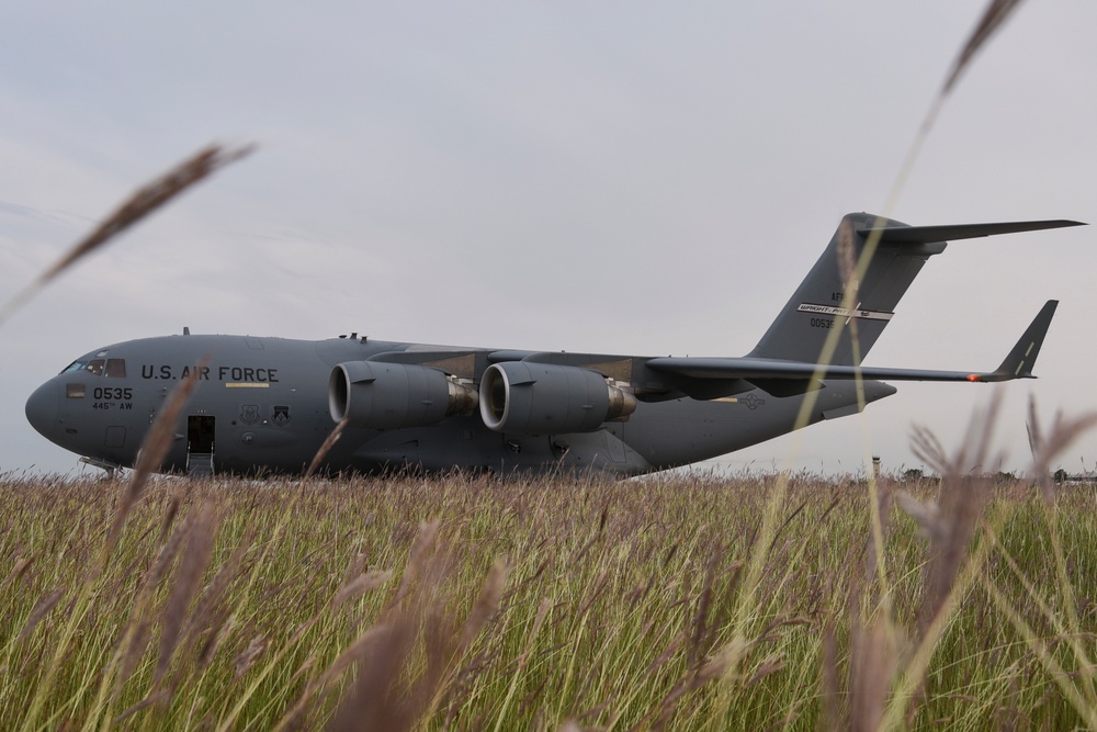 C-17A moves Patriot missile cargo