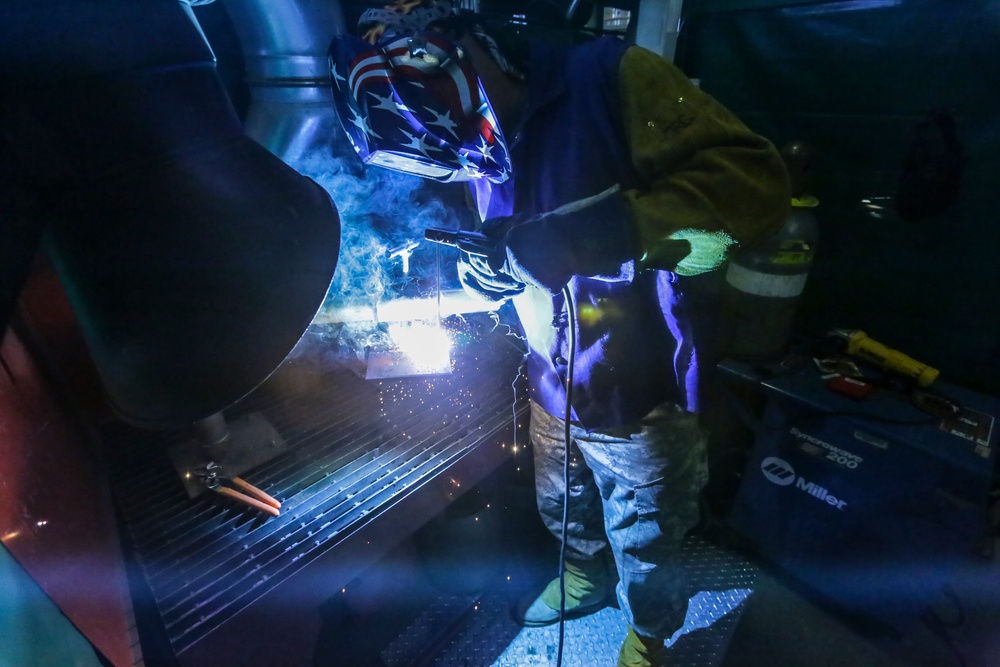 New Jersey RTS-M trains soldiers to weld