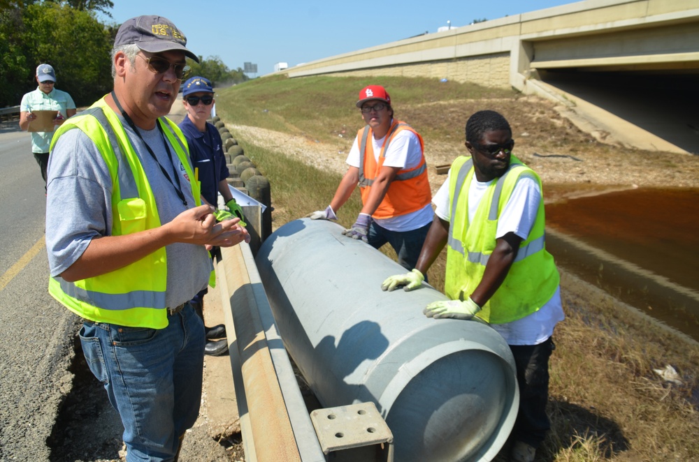 EPA repsonse teams conduct Hurricane Harvey recovery operations
