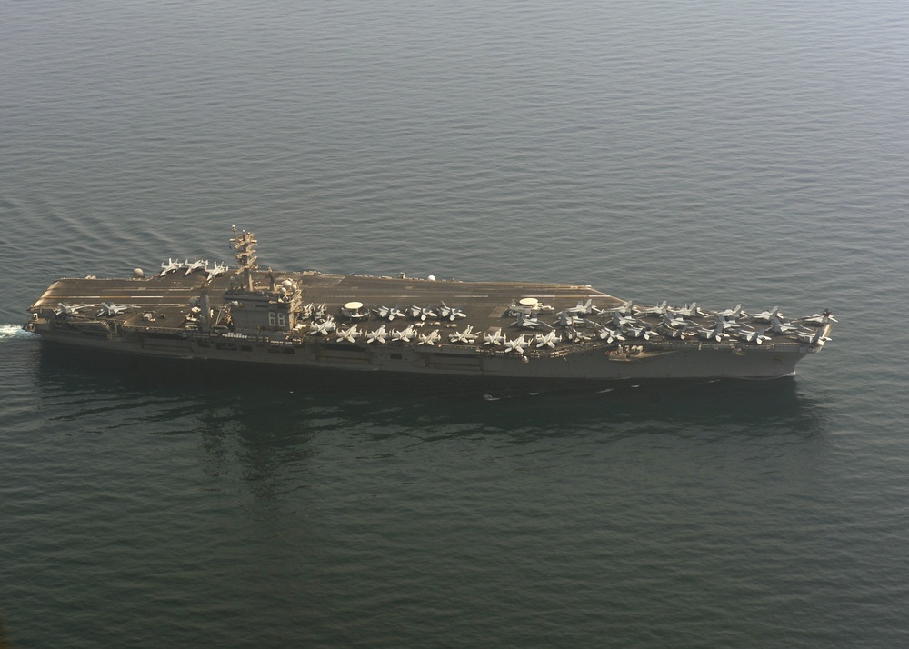 USS NImitz Trasits Arabian Gulf
