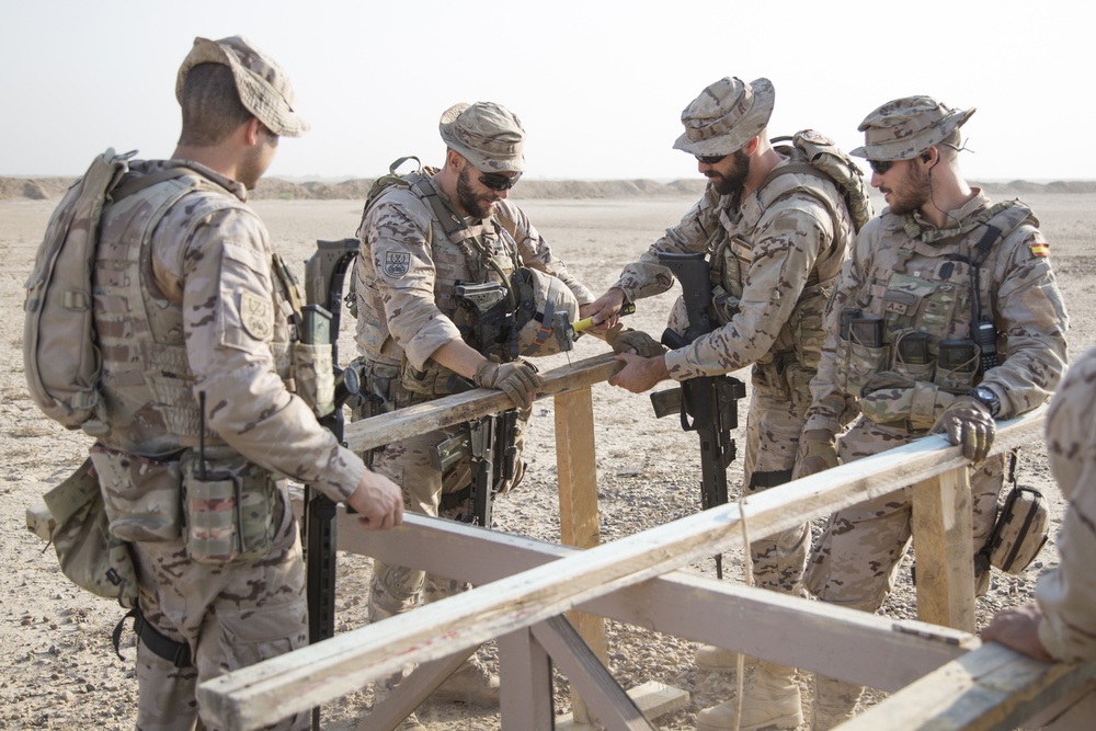 Spanish army trainer proficiency breach training