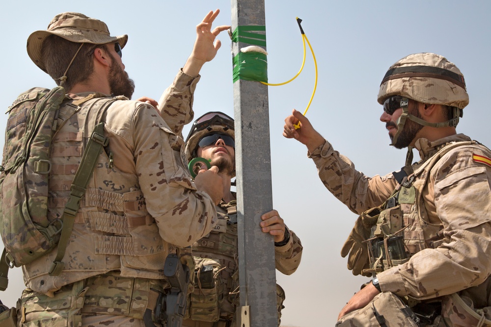 Spanish army trainer proficiency breach training