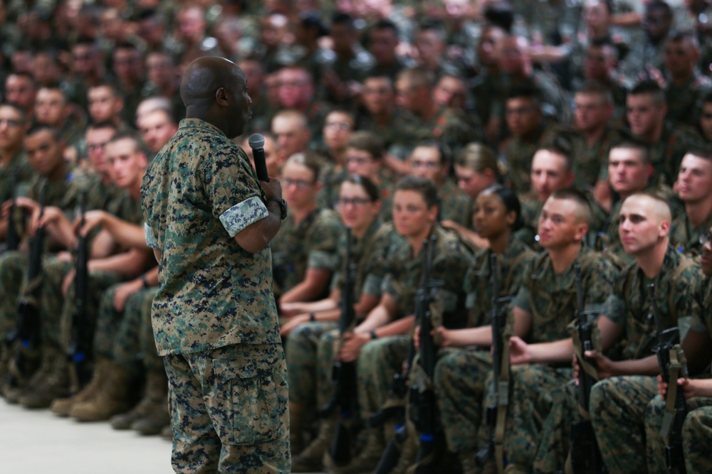 General Robert B. Neller visits Camp Johnson and Camp Geiger