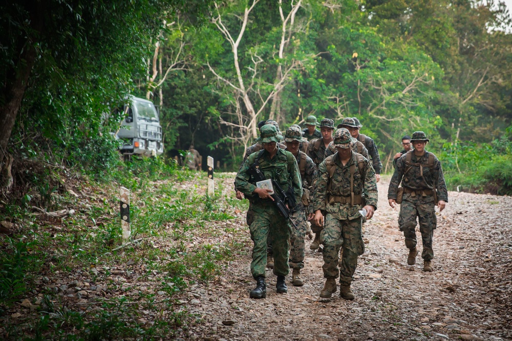 Valiant Mark 2017: U.S. Marines and SAF Navigate the Jungle