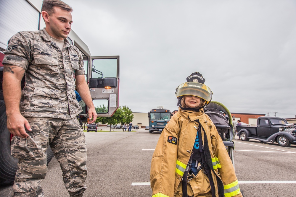 Missouri Airman and families have a Fun Day