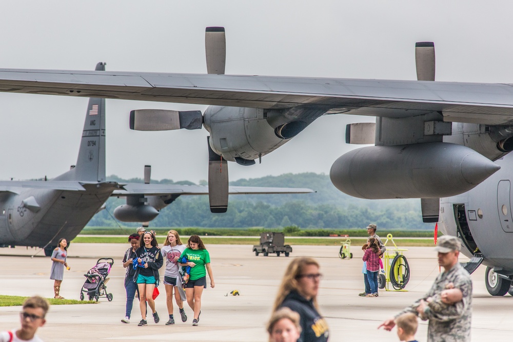 Missouri Airman and families have a Fun Day